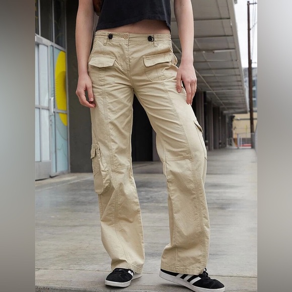 Brandy Melville Kim Cargo Pants - Picture 3 of 5